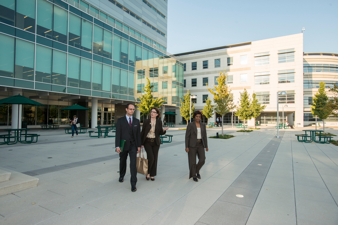 Schar students on the Mason Square Campus 